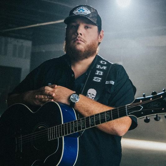 How Much Is The Net Worth Of Luke Combs